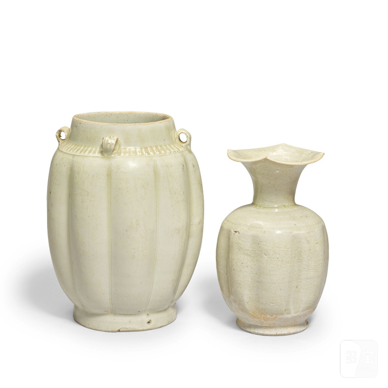 宋 米白釉瓶兩件 | TWO LOBED CREAM-GLAZED VASES